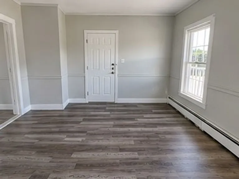 312 Lake Ave — Photo 3