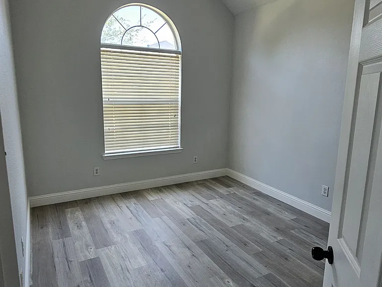 1518 Fallcreek Ct — Photo 11