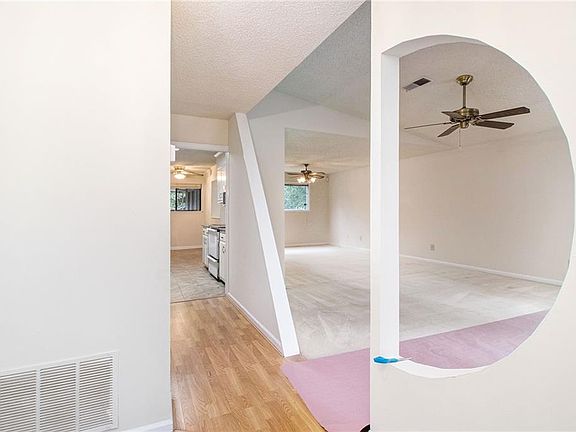 3rd image of 562 Mayjo Ct SE