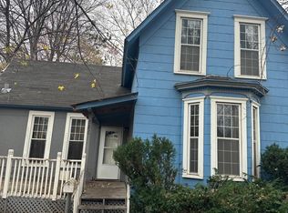 886 Johnson Pkwy, Saint Paul, MN 55106