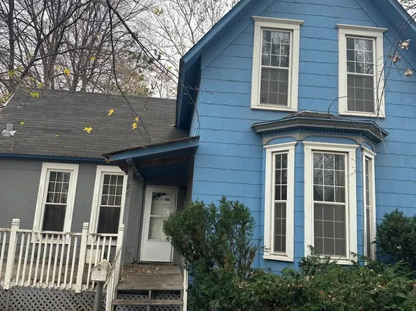 886 Johnson Pkwy, Saint Paul, MN 55106