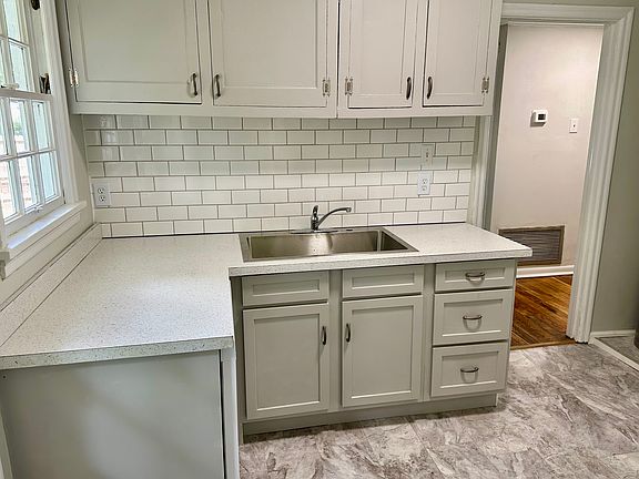 2nd image of 2700 S Collins St