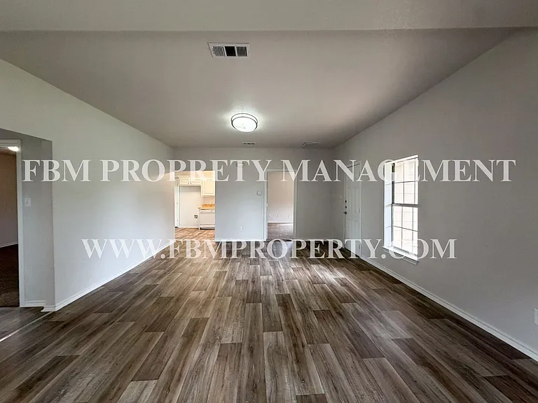 1309 N Clay St — Photo 6