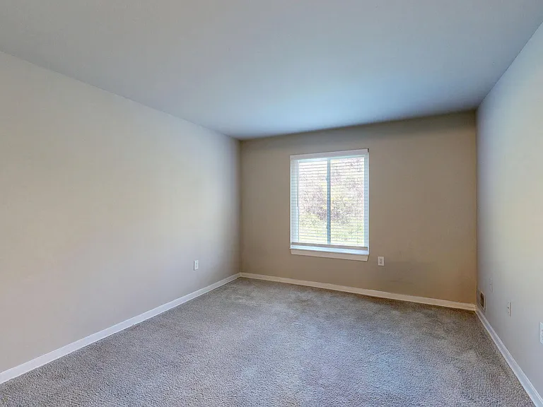 Seneca Place — Photo 112