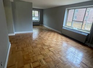 73-72 197th St #1B, Fresh Meadows, NY 11366