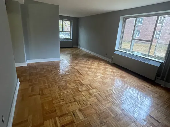 73-72 197th St #1B, Fresh Meadows, NY 11366