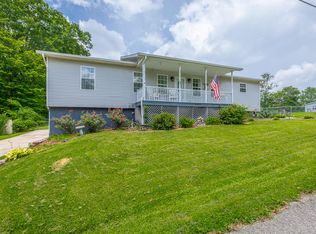 78 Gray Rd, Signal Mountain, TN 37377