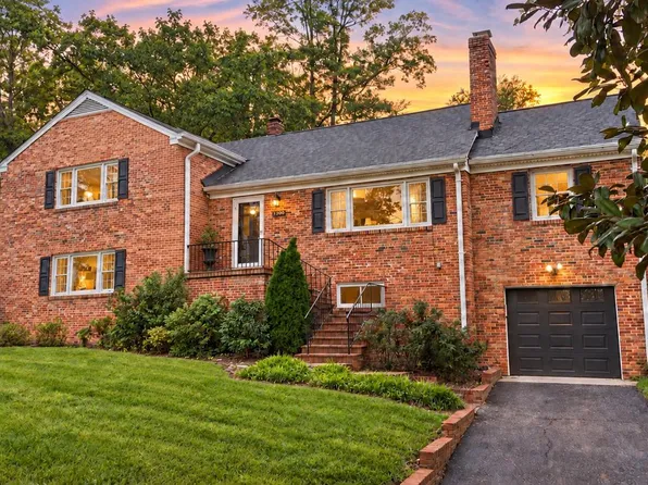 3500 Woodside Rd, Alexandria, VA 22310