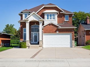 29 Chipman Ave, Hamilton, ON L9A 2S9