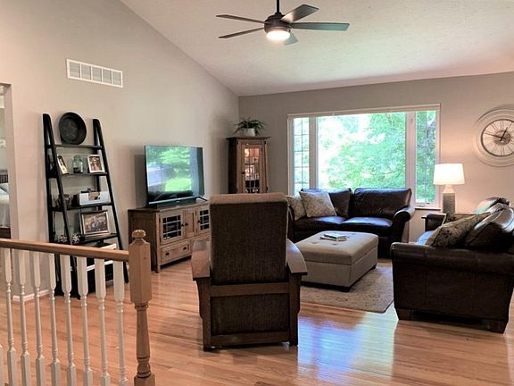 4th image of 3428 Dale Ln