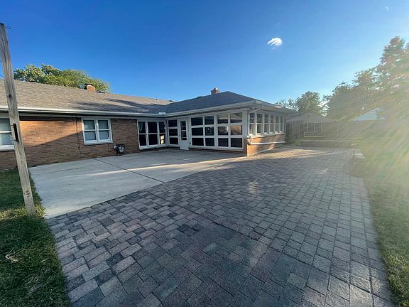 2nd image of 1005 Greenridge Dr