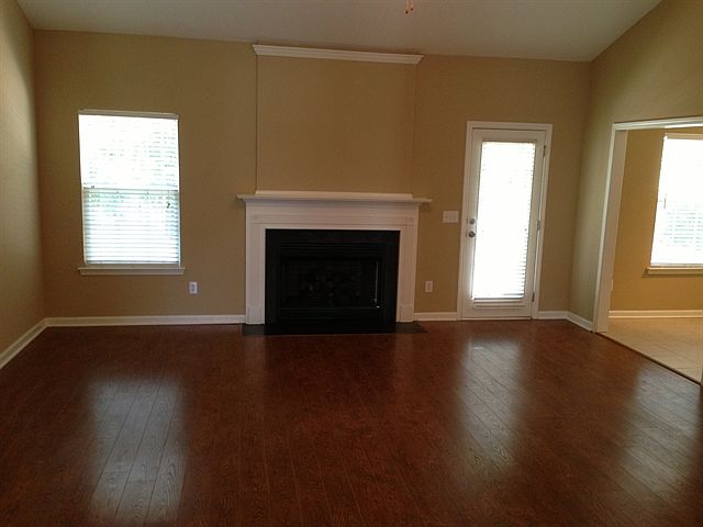 2nd image of 172 Tanners Mill Rd #0