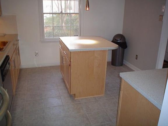 4th image of 500 N Poplar St Unit C