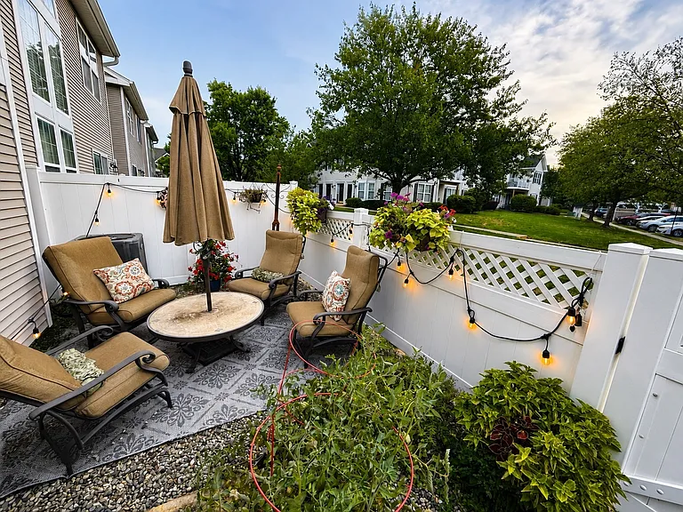 353 Cynthia Ln — Photo 17