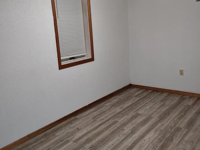 2628 Iowa St — Photo 15