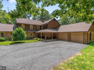 7270 Locust Run Dr, Marshall, VA 20115