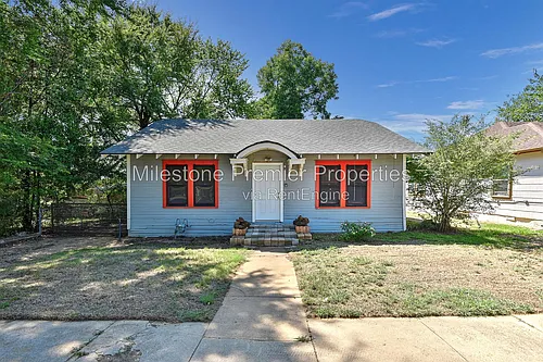 608 W Murray St Photo 1