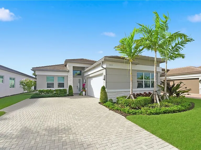 11899 Gardenia Ave — Photo 3
