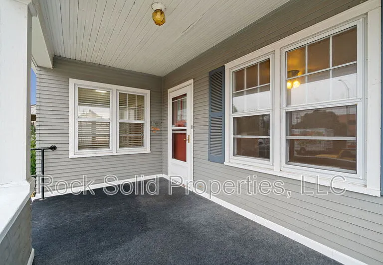 316 E 20th St — Photo 3