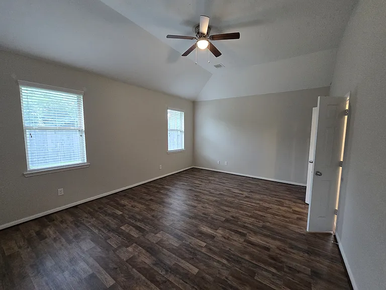 1931 Stieler Dr — Photo 15