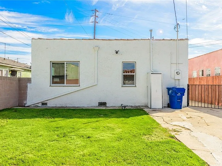 7727 S Normandie Ave — Photo 9