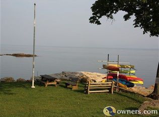 2 Pawson Landing Dr, Branford, CT 06405