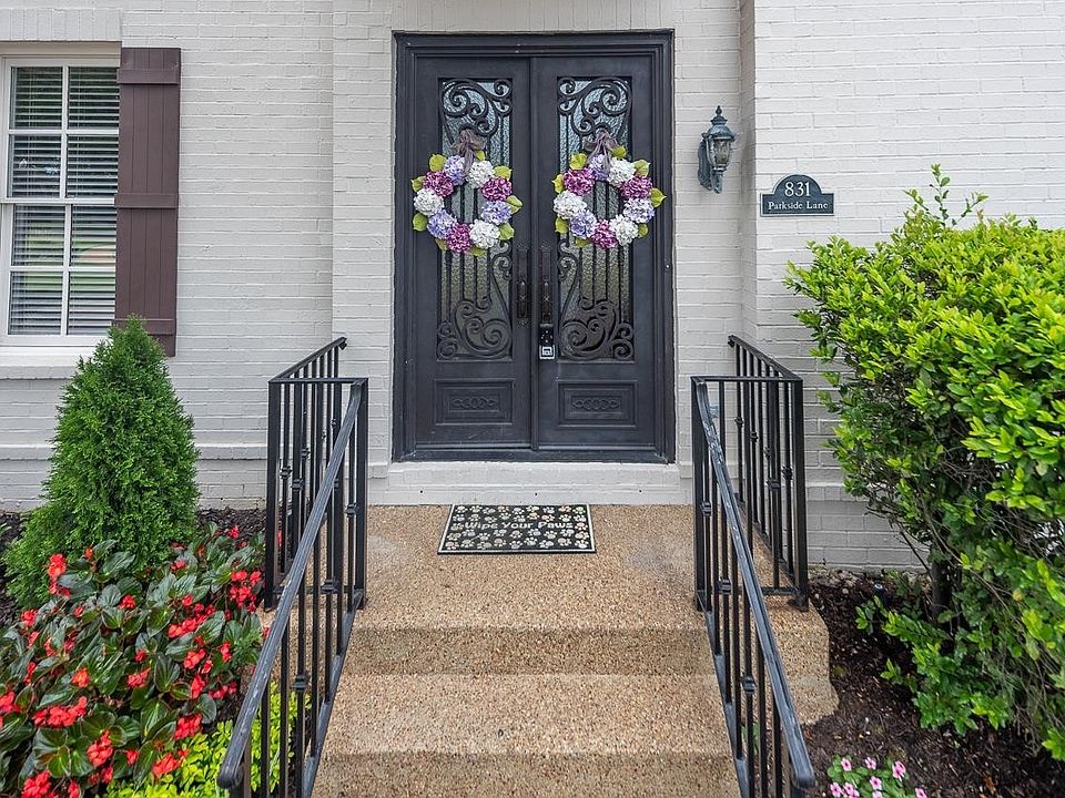 1st image of 831 Park Side Ln
