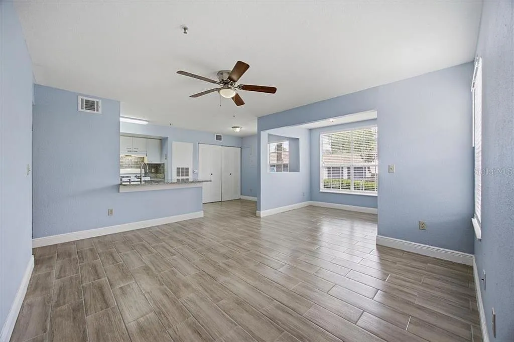 1 bed, 1.0 bath, 834 sqft, $1,450 — Photo 3