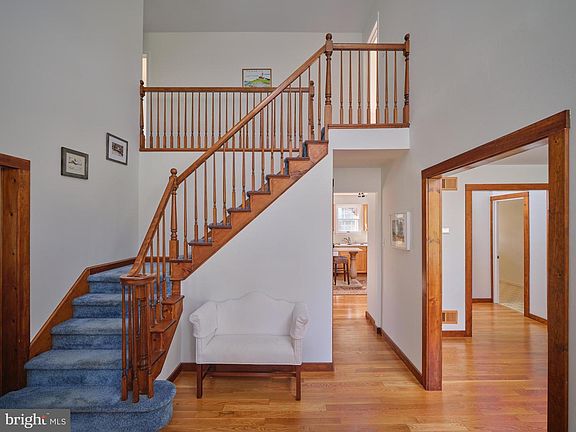 4th image of 6724 Upper York Rd