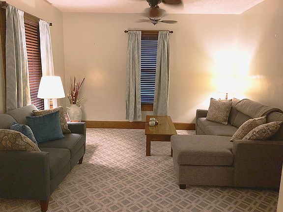 5th image of 820 Foster Ave