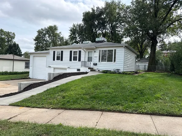 7520 Terry Dr, La Vista, NE 68128