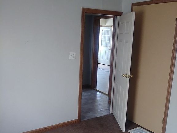 5th image of 31 Winchester Ave
