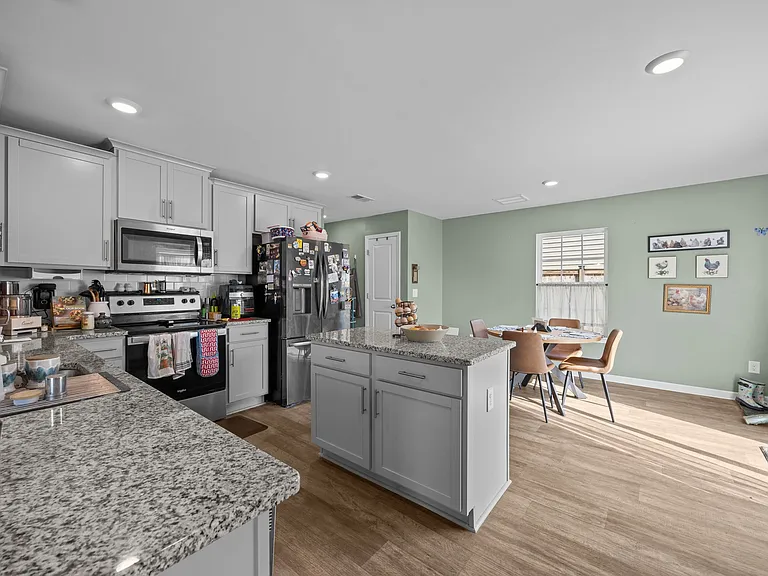 502 Dakota Ave — Photo 13