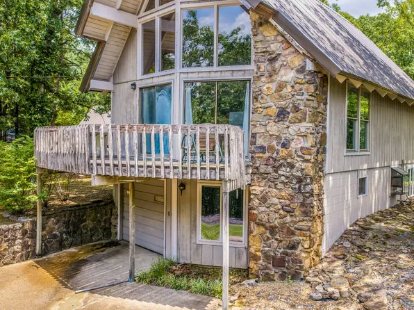915 Dave Creek Pkwy, Fairfield Bay, AR 72088