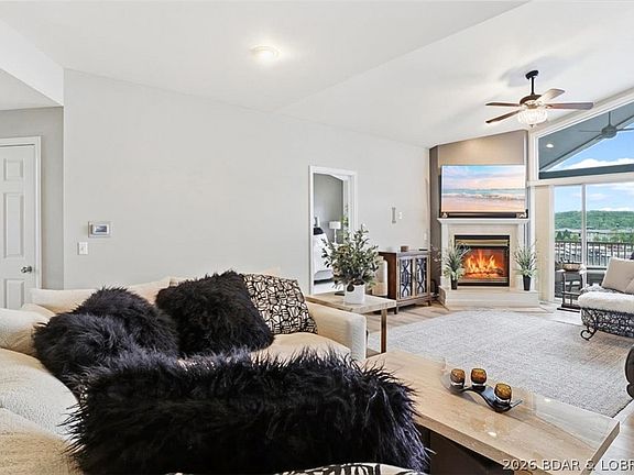 2nd image of 147 Evergreen Rd #4B