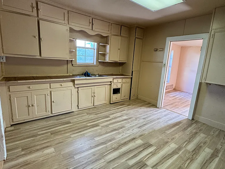 119 N Emerick St — Photo 5