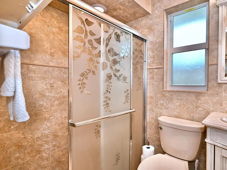 129 Alhambra Pl — Photo 20