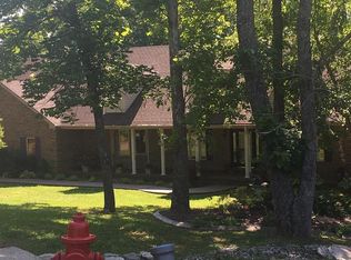 1006 Steeplechase Ct, Coxs Creek, KY 40013