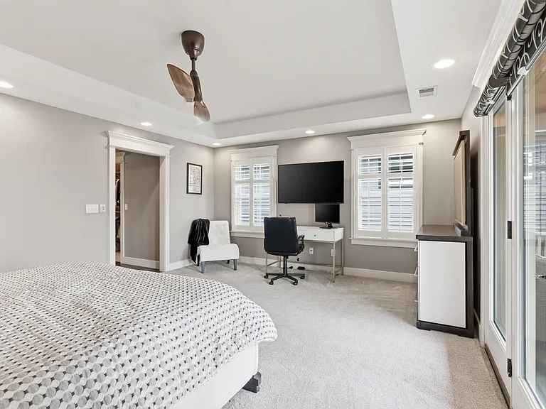 1034 Burchwood Ave — Photo 19