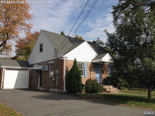1st image of 654 Ward Ave