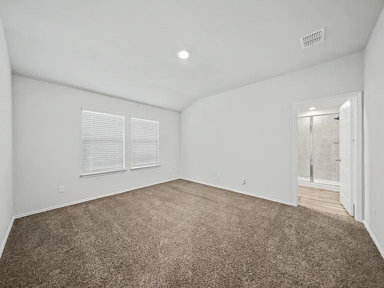 1100 Ottoman Loop — Photo 12