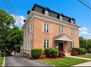 4646 Post Rd APT 5, Warwick, RI 02818