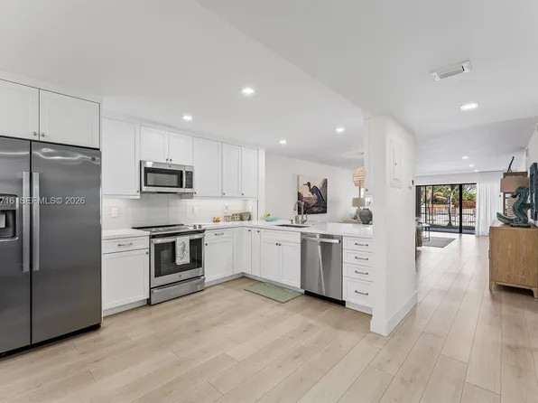 1030 Us Highway 1 APT 112, North Palm Beach, FL 33408