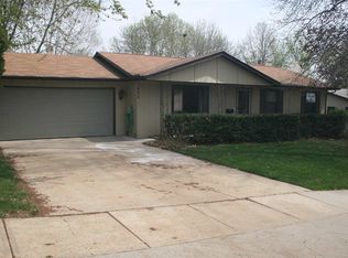 942 Estron St, Iowa City, IA 52246