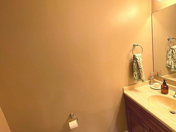 5th image of 628 N Lake Shore Dr #628