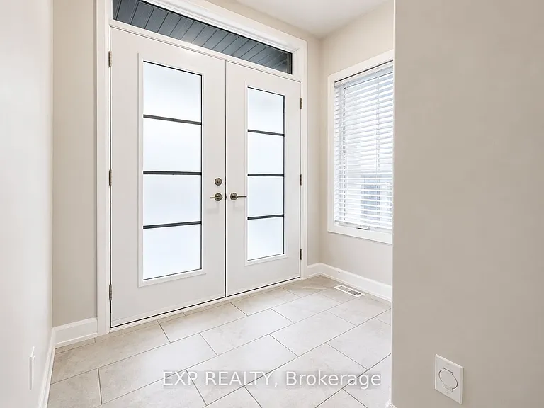 528 Lucent St — Photo 2
