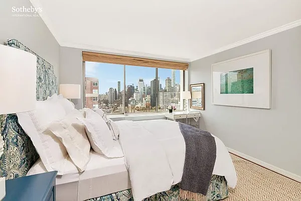Sold by Sotheby's International Realty | media 7