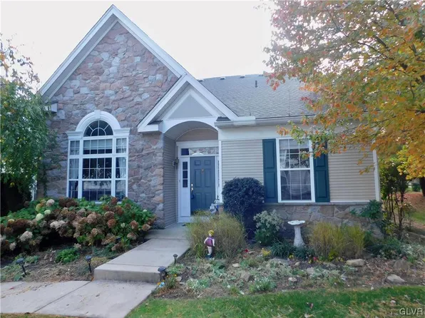 1892 Jeanine Way, Hellertown, PA 18055