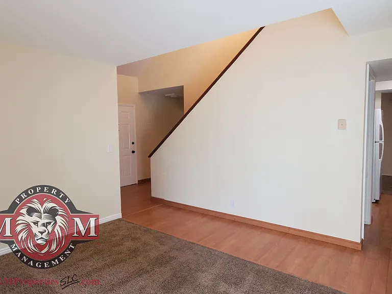 975 E Essex Court Way #4 — Photo 3
