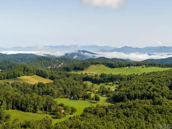 45 Keyhole Ln, Cullowhee, NC 28723